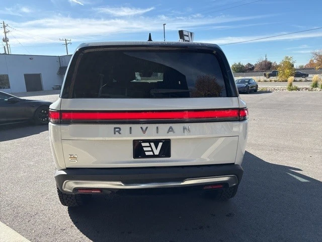 2022 Rivian R1S - Image 7 of 21