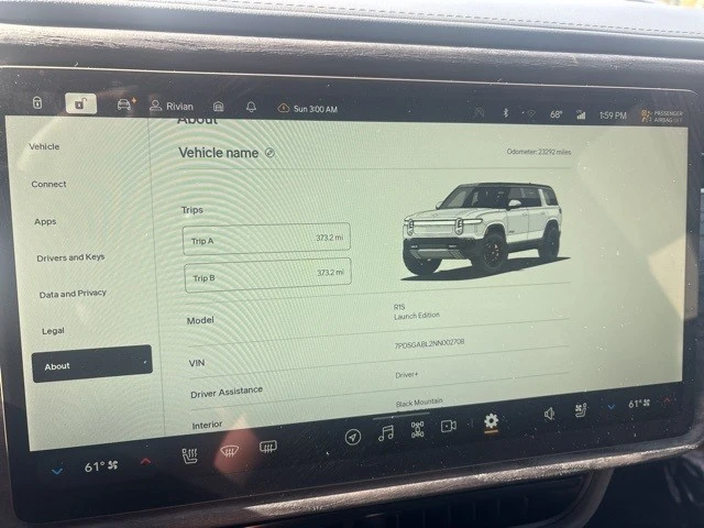 2022 Rivian R1S - Image 15 of 21