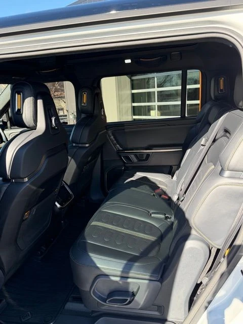 2022 Rivian R1S - Image 11 of 21