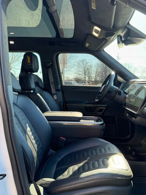 2022 Rivian R1S - Image 19 of 21