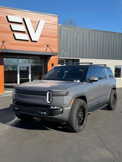2022 Rivian R1S - Image 2 of 21