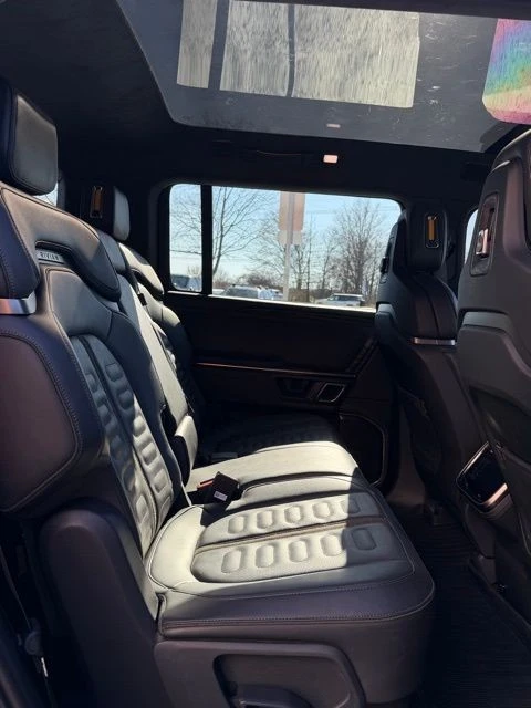 2022 Rivian R1S - Image 17 of 21