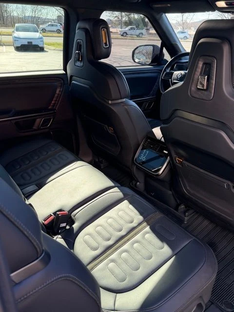 2022 Rivian R1S - Image 18 of 21
