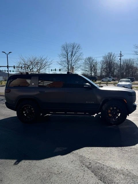 2022 Rivian R1S - Image 4 of 21