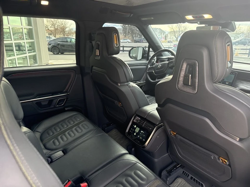 2022 Rivian R1S - Image 15 of 21