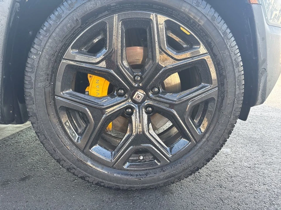 2022 Rivian R1S - Image 5 of 5