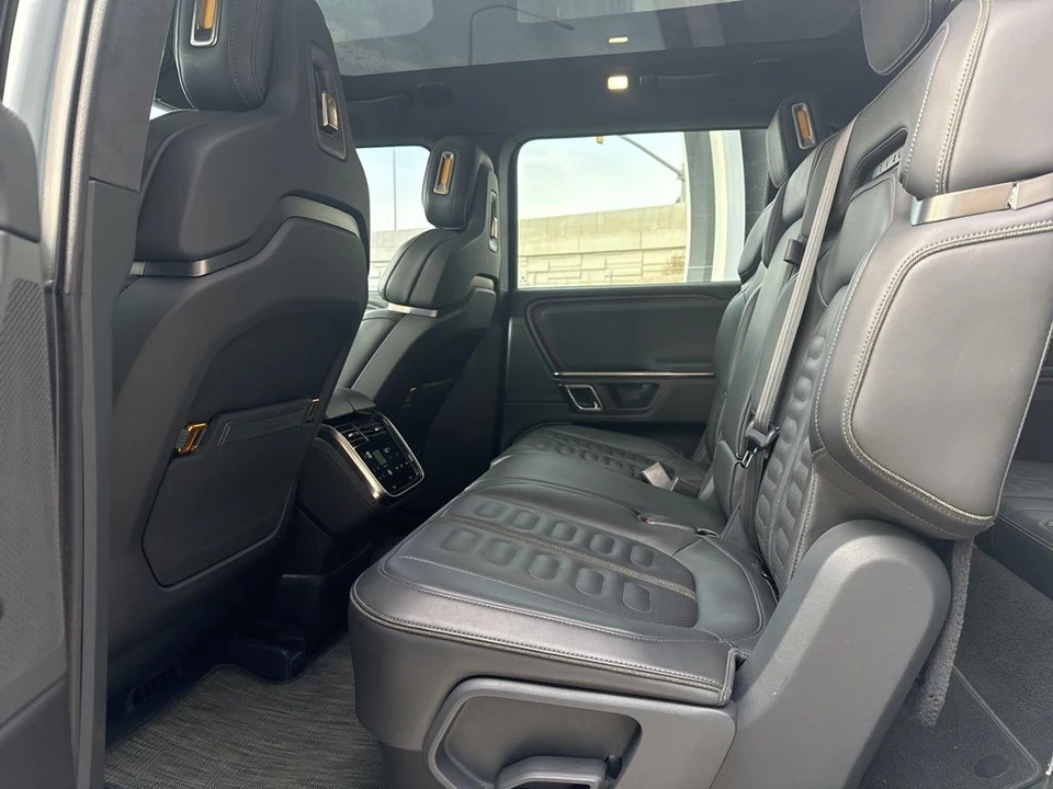 2022 Rivian R1S - Image 11 of 21