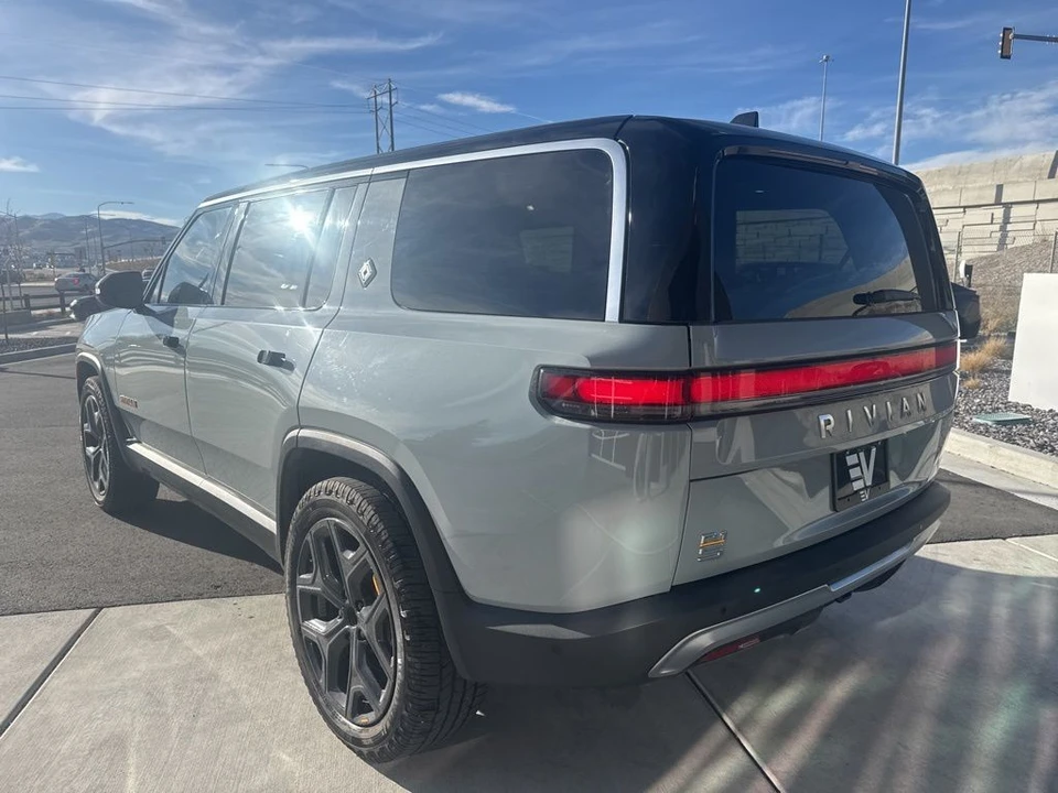 2022 Rivian R1S - Image 6 of 21