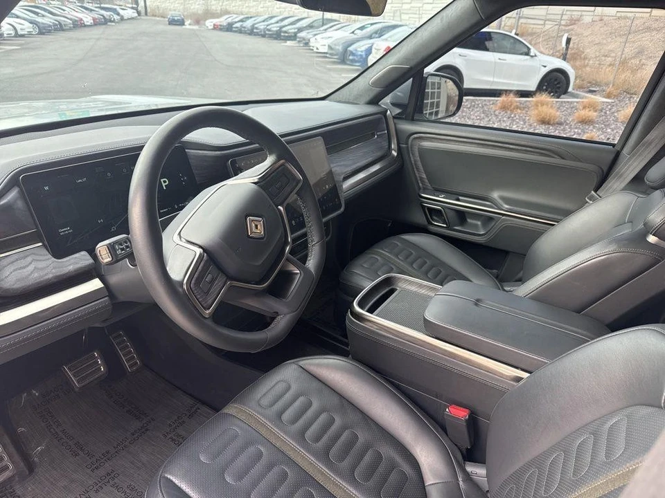 2022 Rivian R1S - Image 12 of 21