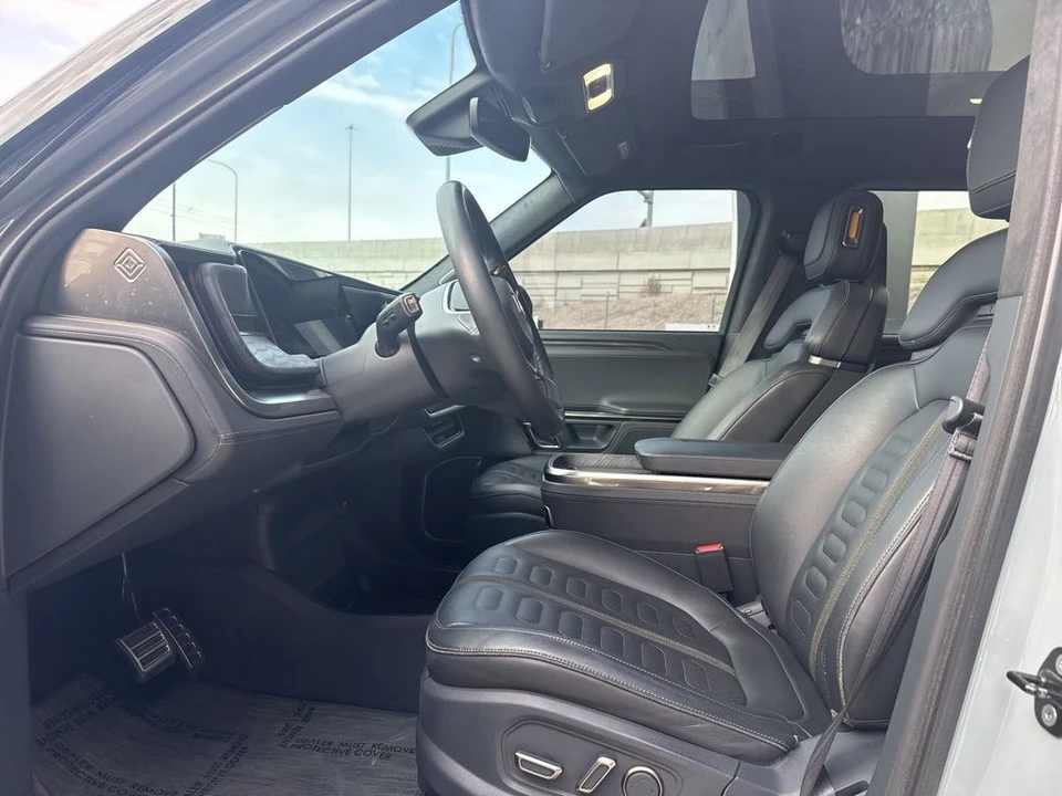 2022 Rivian R1S - Image 8 of 21