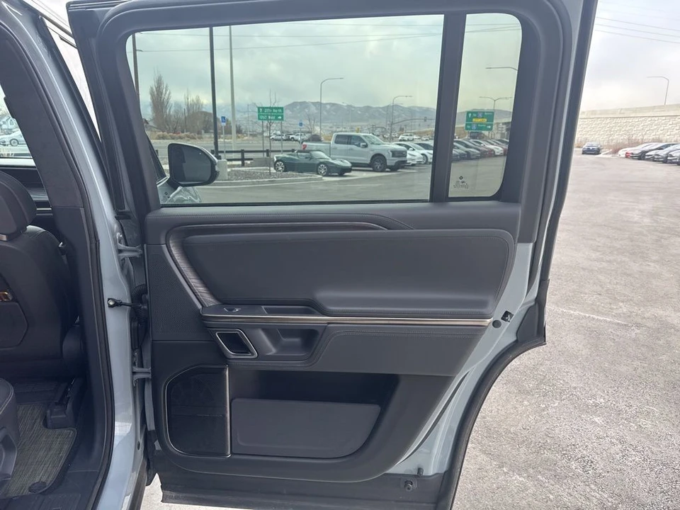 2022 Rivian R1S - Image 14 of 21