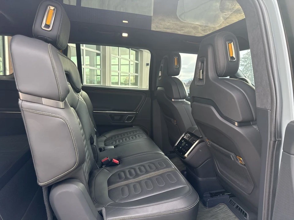 2022 Rivian R1S - Image 16 of 21