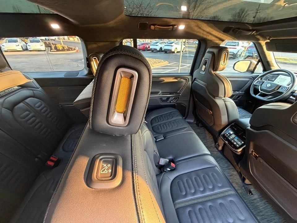 2022 Rivian R1S - Image 13 of 18
