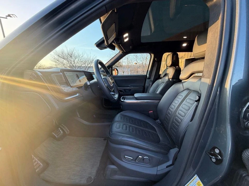 2022 Rivian R1S - Image 6 of 18