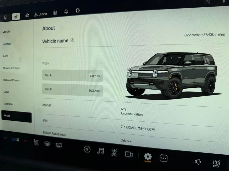 2022 Rivian R1T - Image 18 of 18