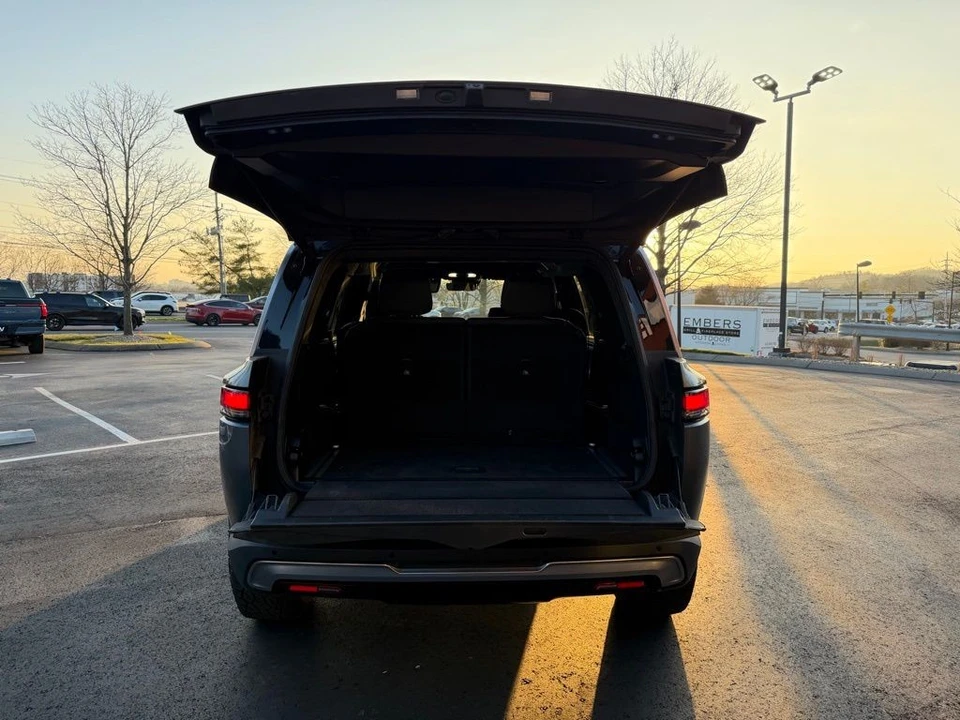 2022 Rivian R1S - Image 4 of 18