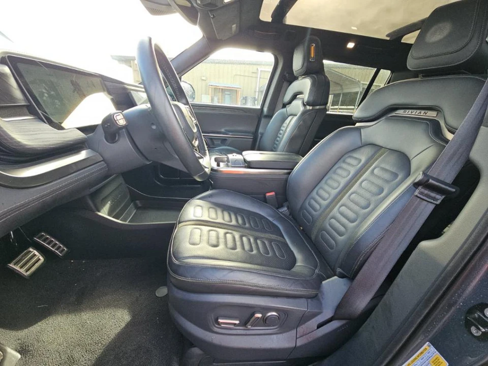 2022 Rivian R1S - Image 5 of 6