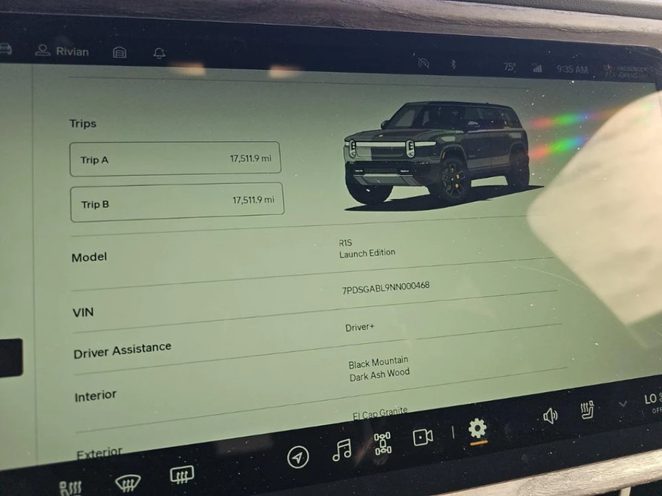 2022 Rivian R1S - Image 6 of 6