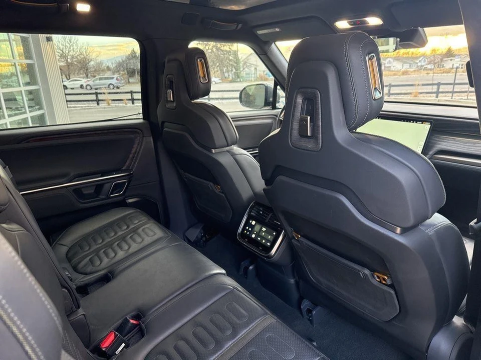 2022 Rivian R1S - Image 20 of 21