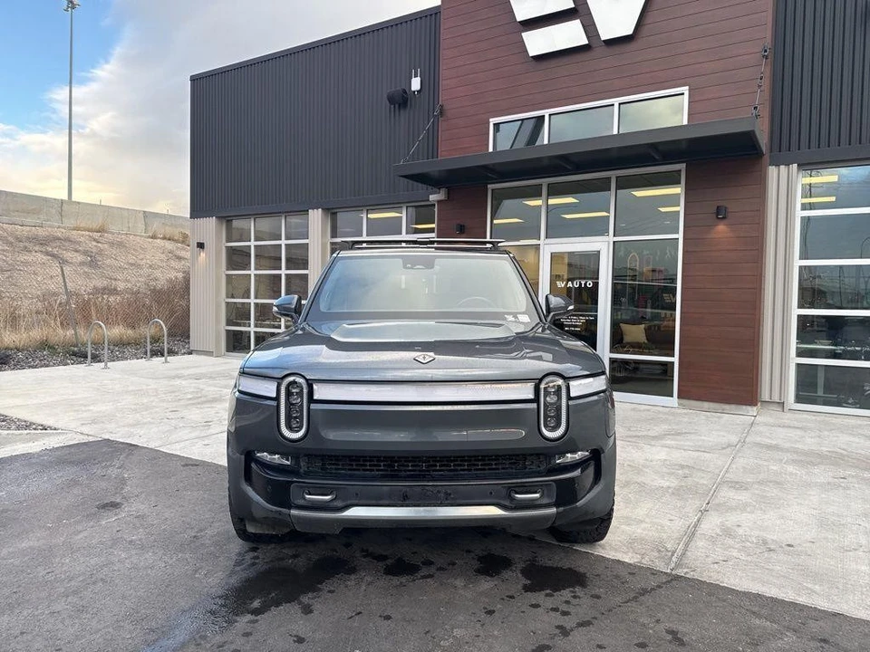 2022 Rivian R1S - Image 3 of 21