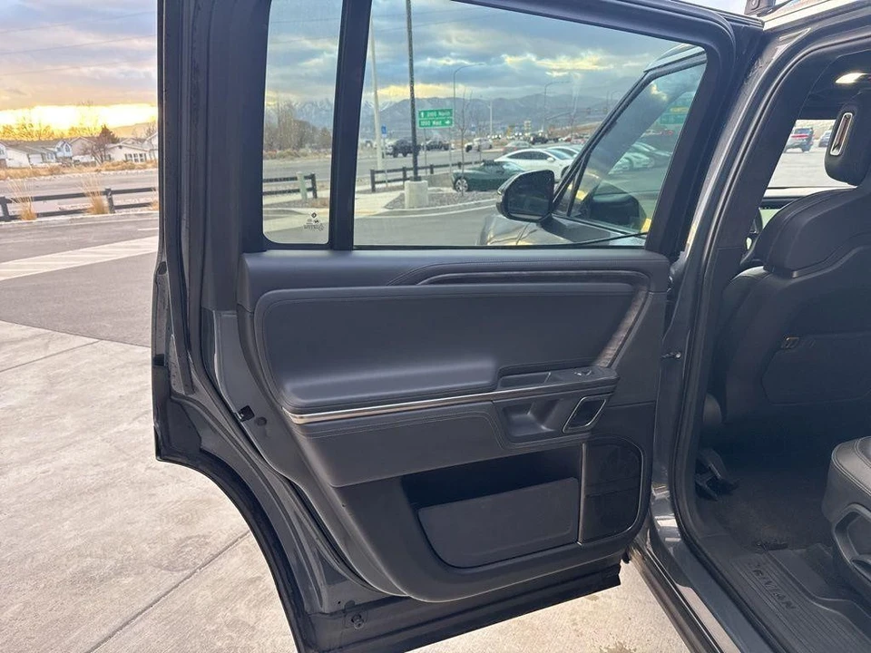 2022 Rivian R1S - Image 14 of 21