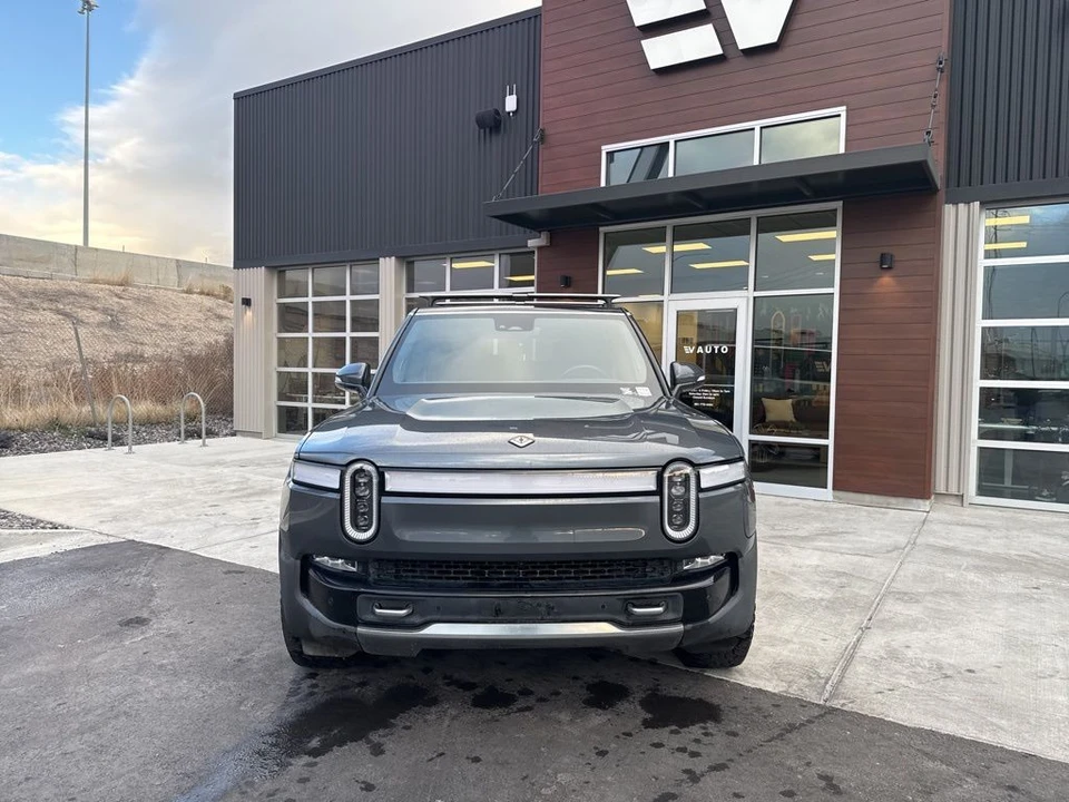 2022 Rivian R1S - Image 3 of 21