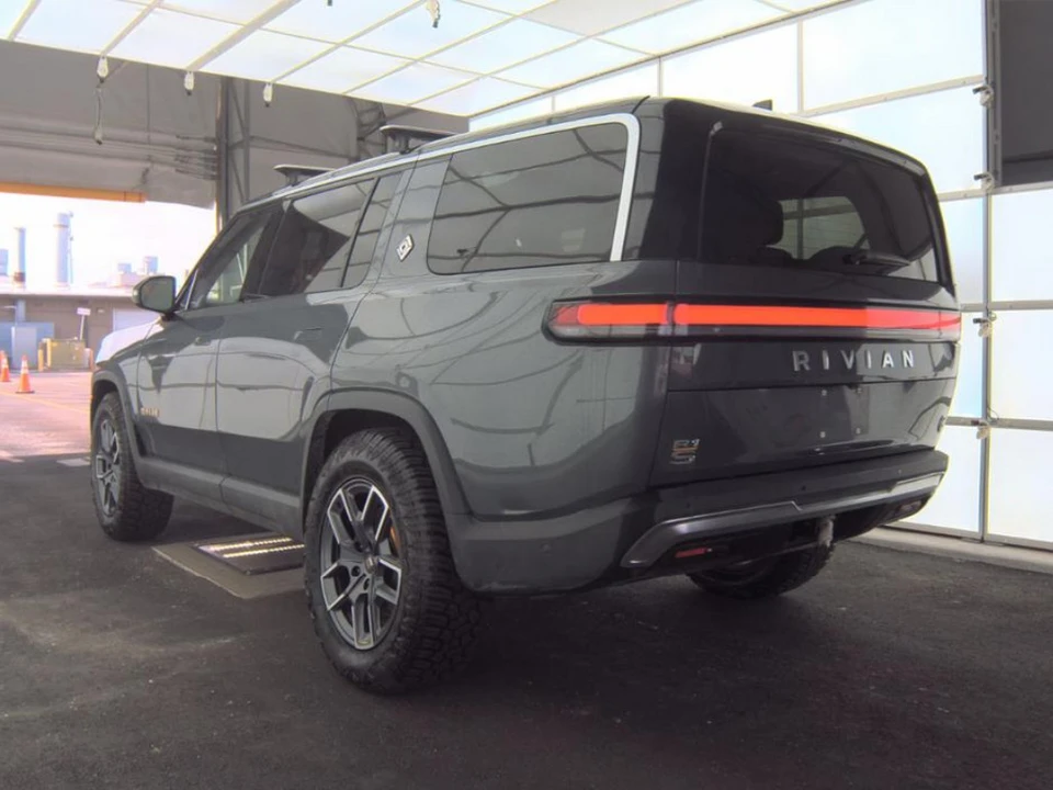 2022 Rivian R1S - Image 4 of 6