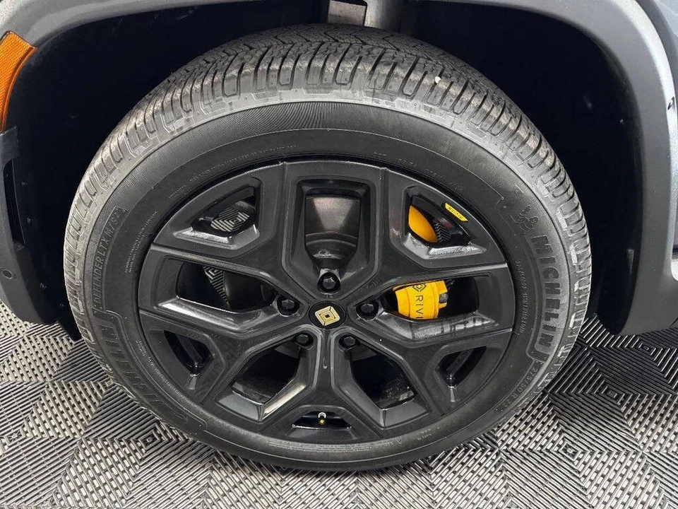 2022 Rivian R1T - Image 21 of 21