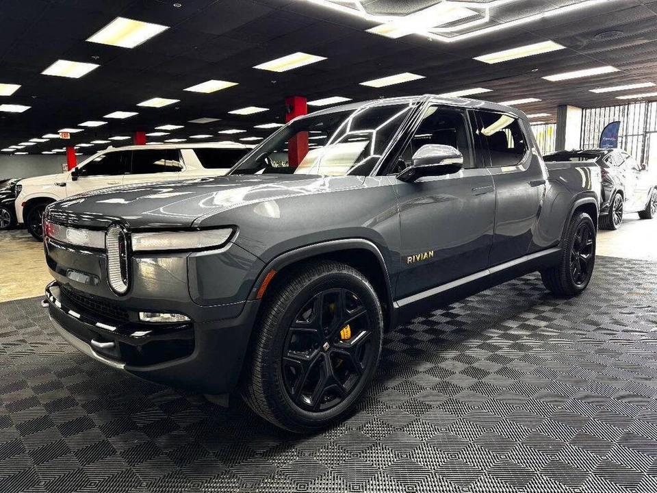 2022 Rivian R1T - Image 8 of 21