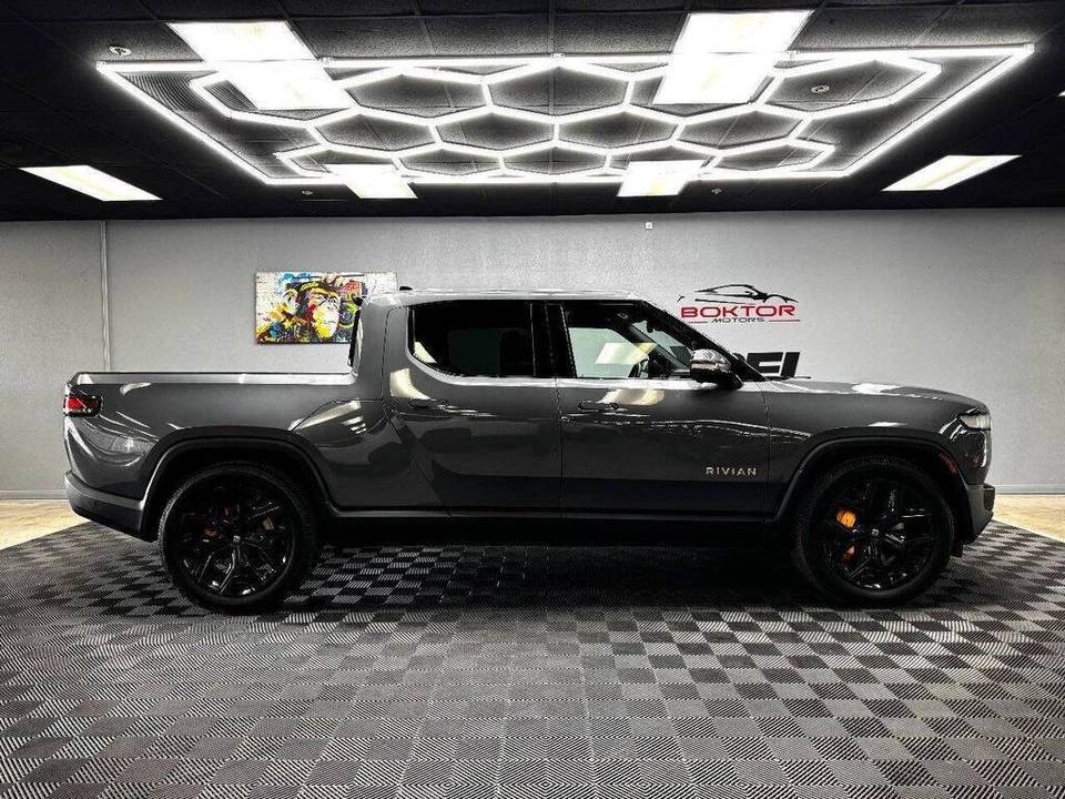 2022 Rivian R1T - Image 17 of 21