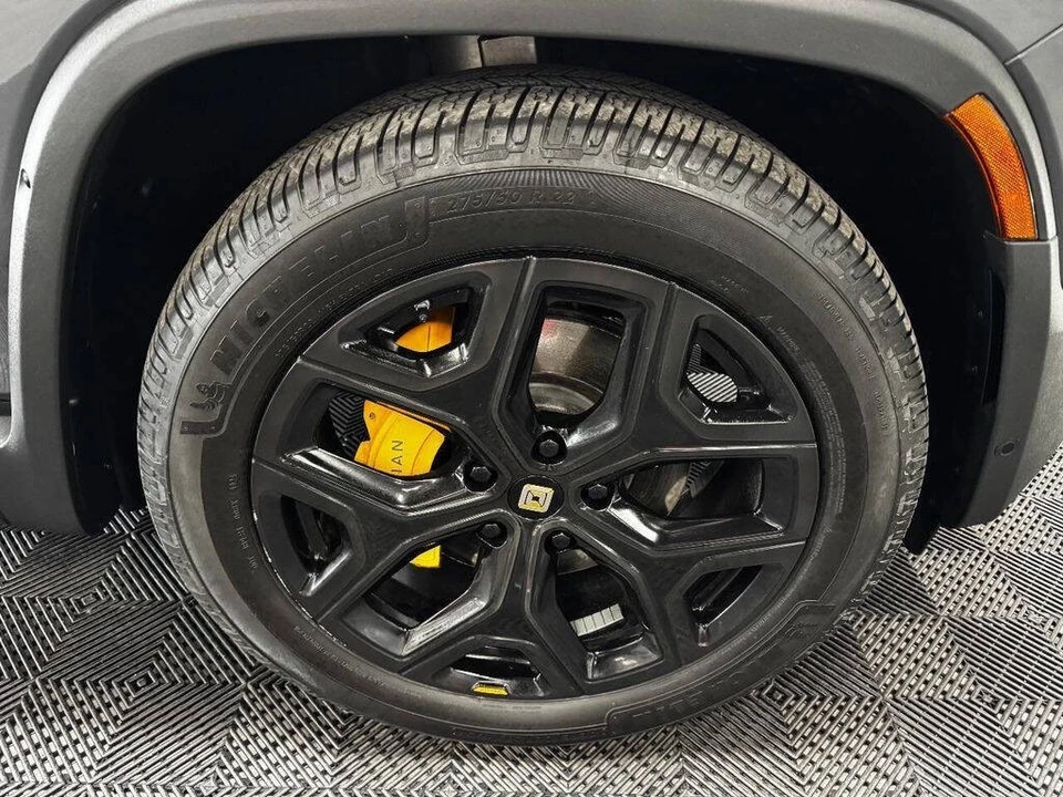 2022 Rivian R1T - Image 18 of 21