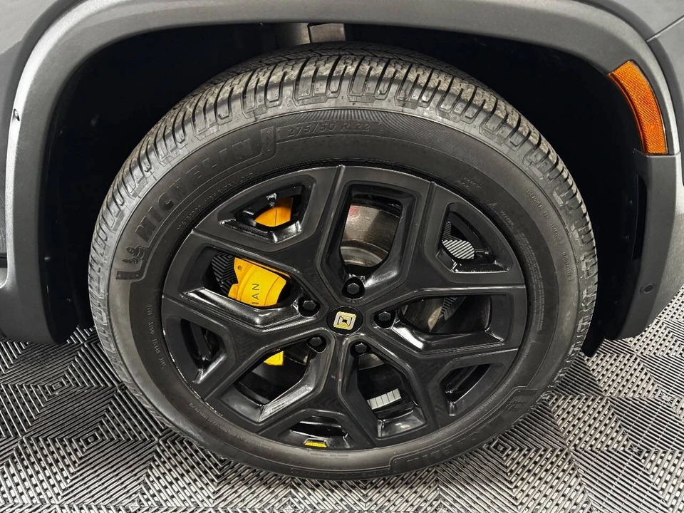 2022 Rivian R1T - Image 16 of 21