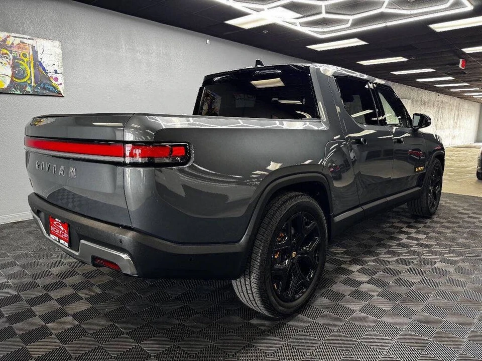 2022 Rivian R1T - Image 14 of 21