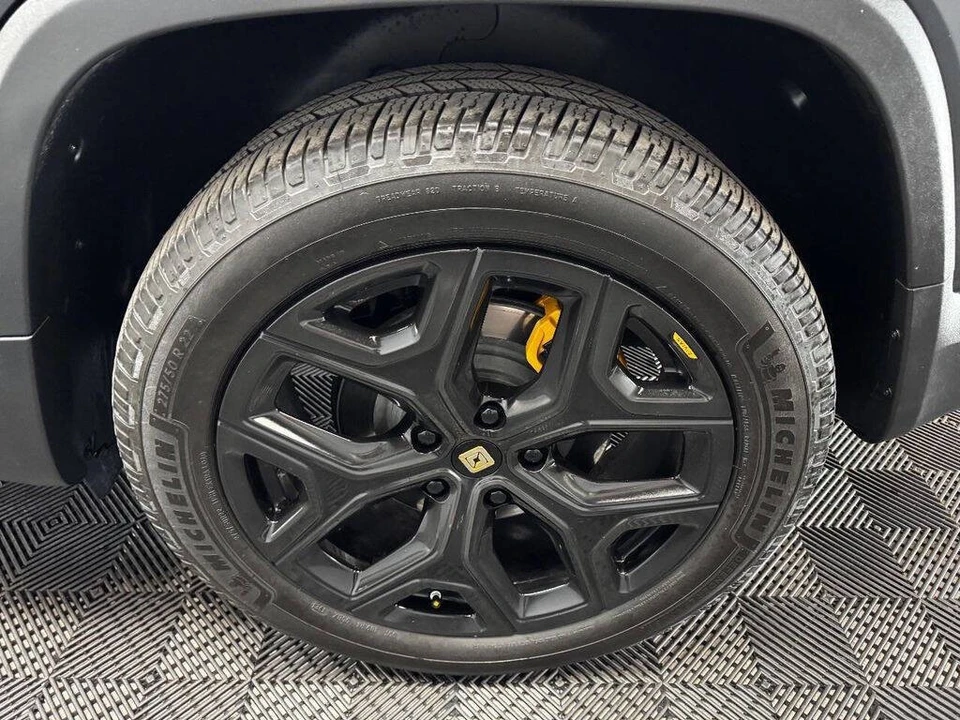 2022 Rivian R1T - Image 20 of 21
