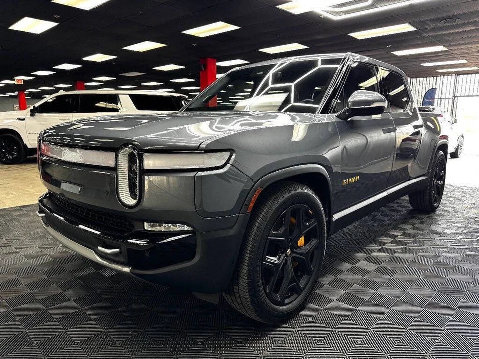2022 Rivian R1T - Image 7 of 21