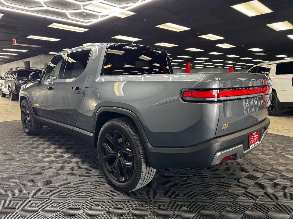 2022 Rivian R1T - Image 9 of 12