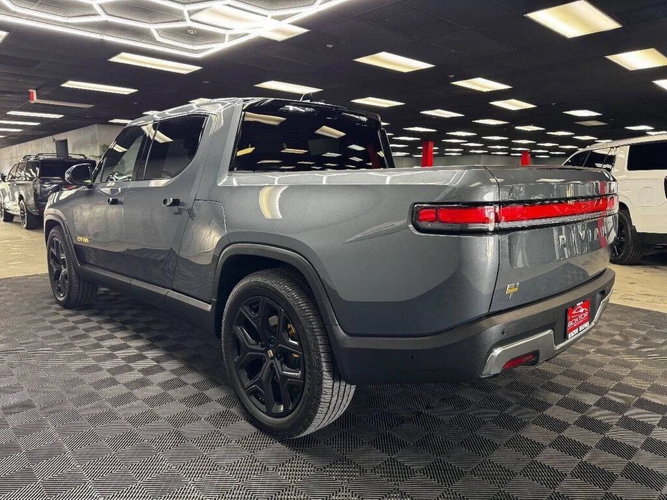 2022 Rivian R1T - Image 11 of 21