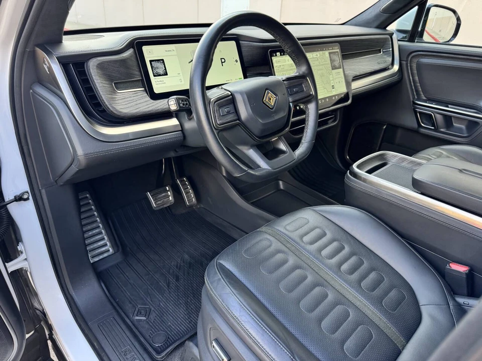 2022 Rivian R1S - Image 11 of 12