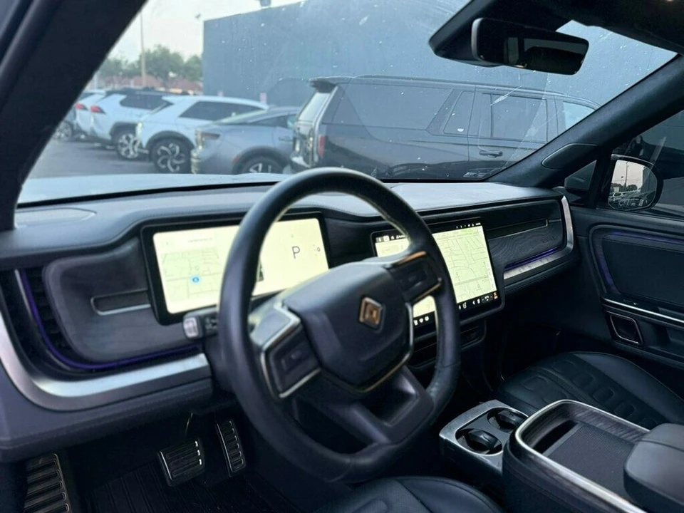 2022 Rivian R1S - Image 9 of 21