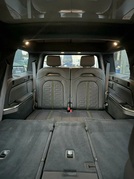 2022 Rivian R1S - Image 8 of 21