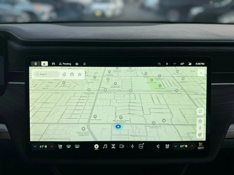 2022 Rivian R1S - Image 16 of 21