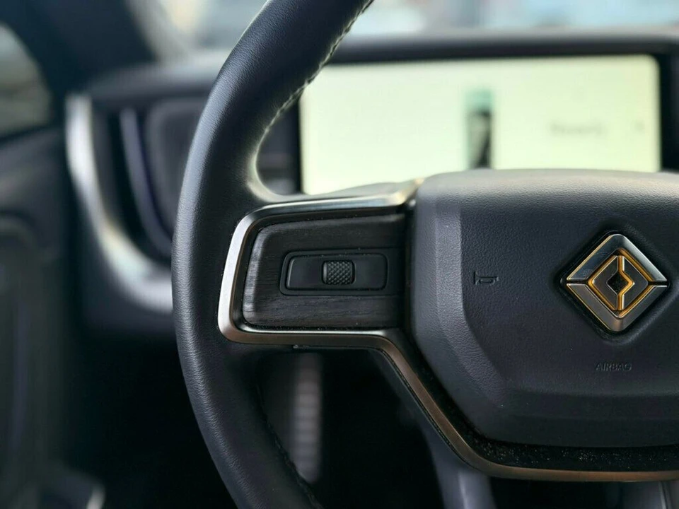 2022 Rivian R1S - Image 11 of 21