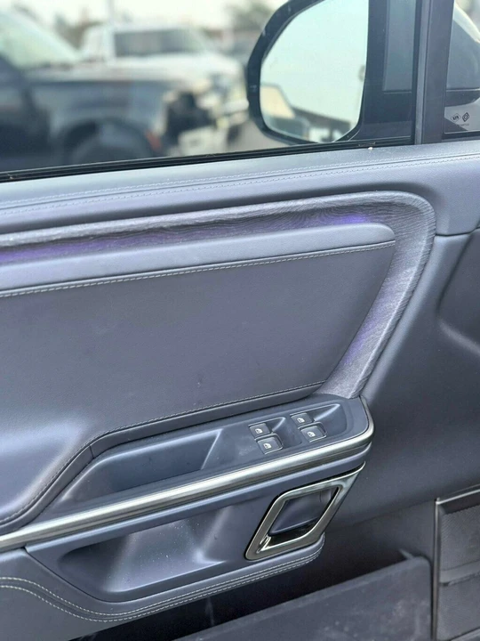 2022 Rivian R1S - Image 18 of 21