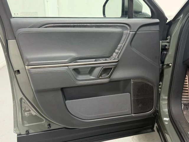 2022 Rivian R1T - Image 18 of 21