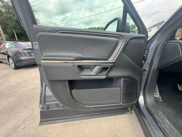 2022 Rivian R1T - Image 6 of 8