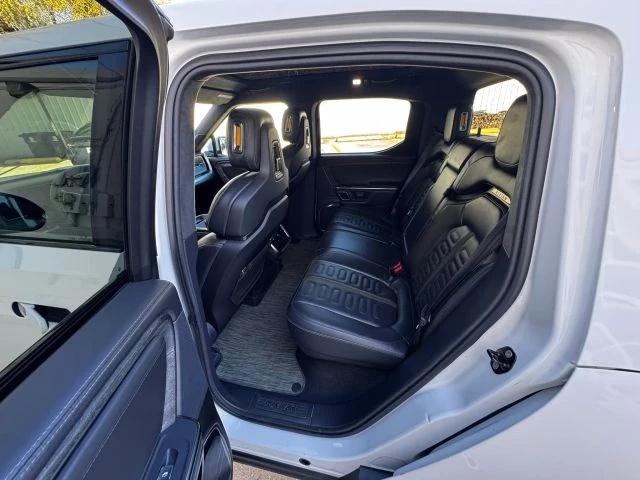 2022 Rivian R1T - Image 10 of 21