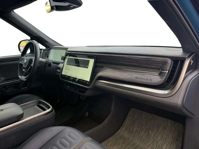 2022 Rivian R1T - Image 10 of 21