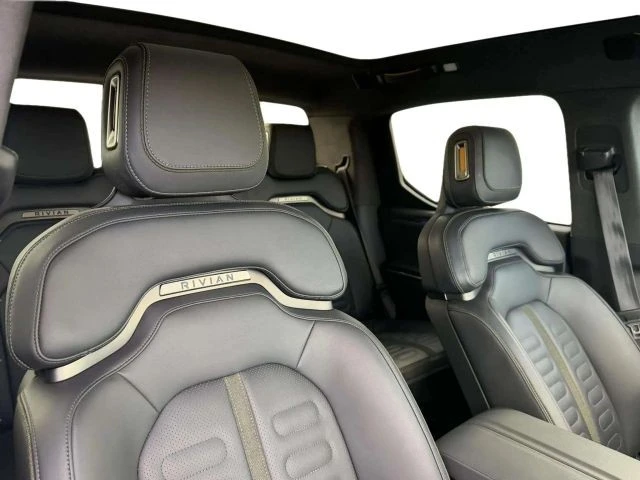 2022 Rivian R1T - Image 13 of 21