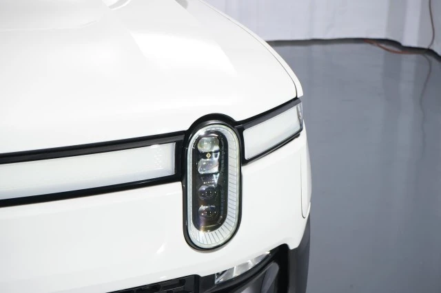2022 Rivian R1T - Image 10 of 21