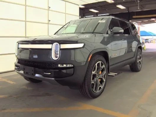2022 Rivian R1S - Image 2 of 7